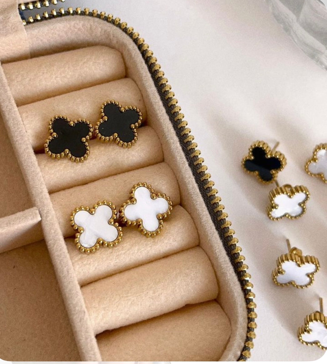 Clover studs