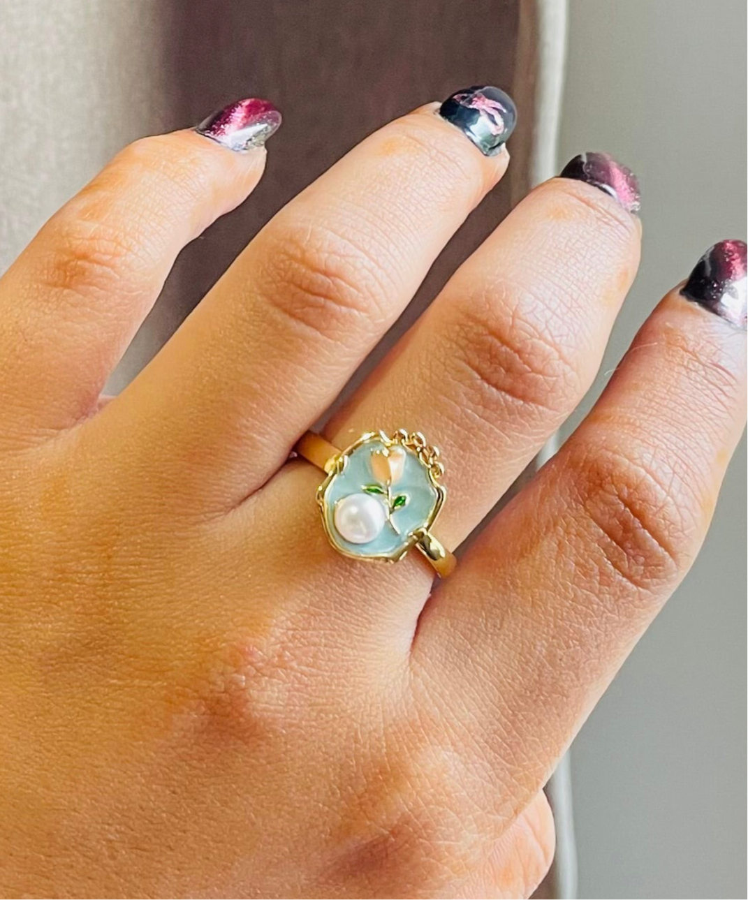 Pearled vintage rose resin ring