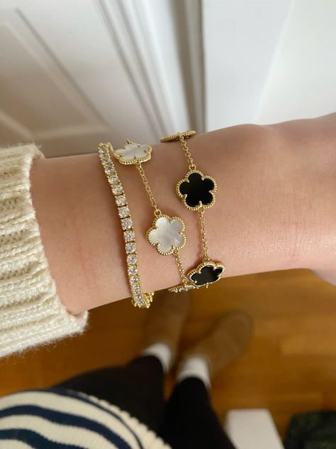 Pearl bloom white clover bracelets