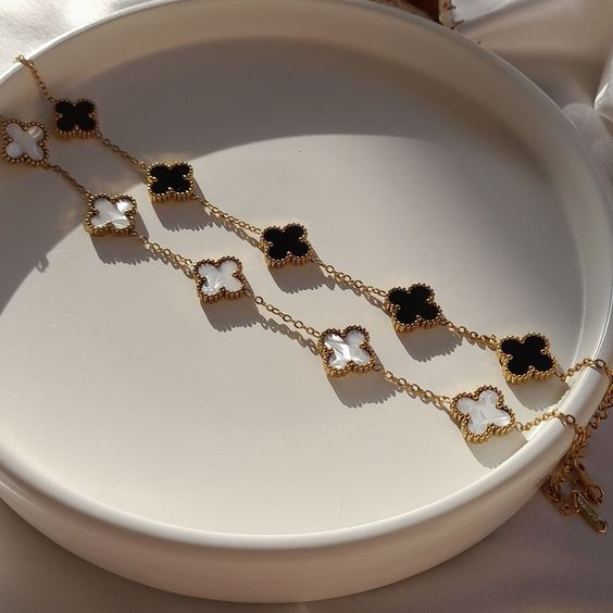 Pearl bloom white clover bracelets