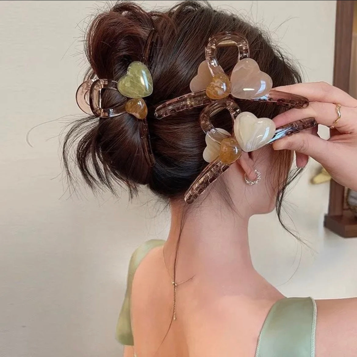 Heart hair claw