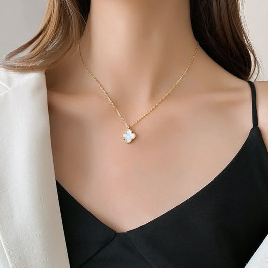 All thing clover necklace (white)