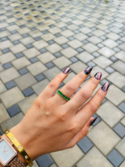 Tinted Emerald Green Gems Ring