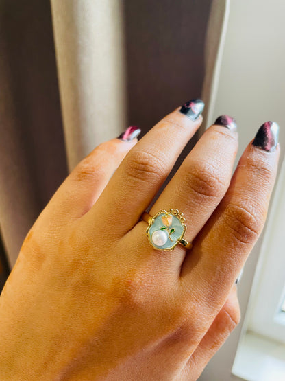 Pearled vintage rose resin ring