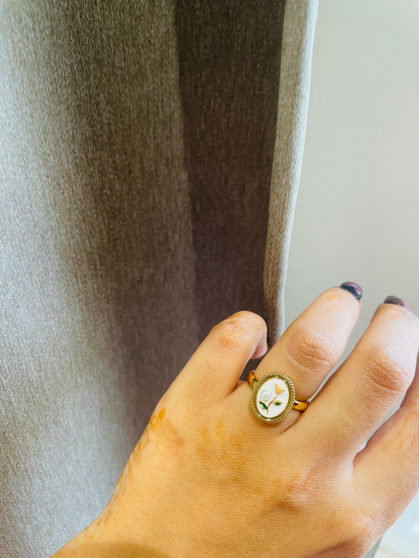 Pearled Tulip resin ring