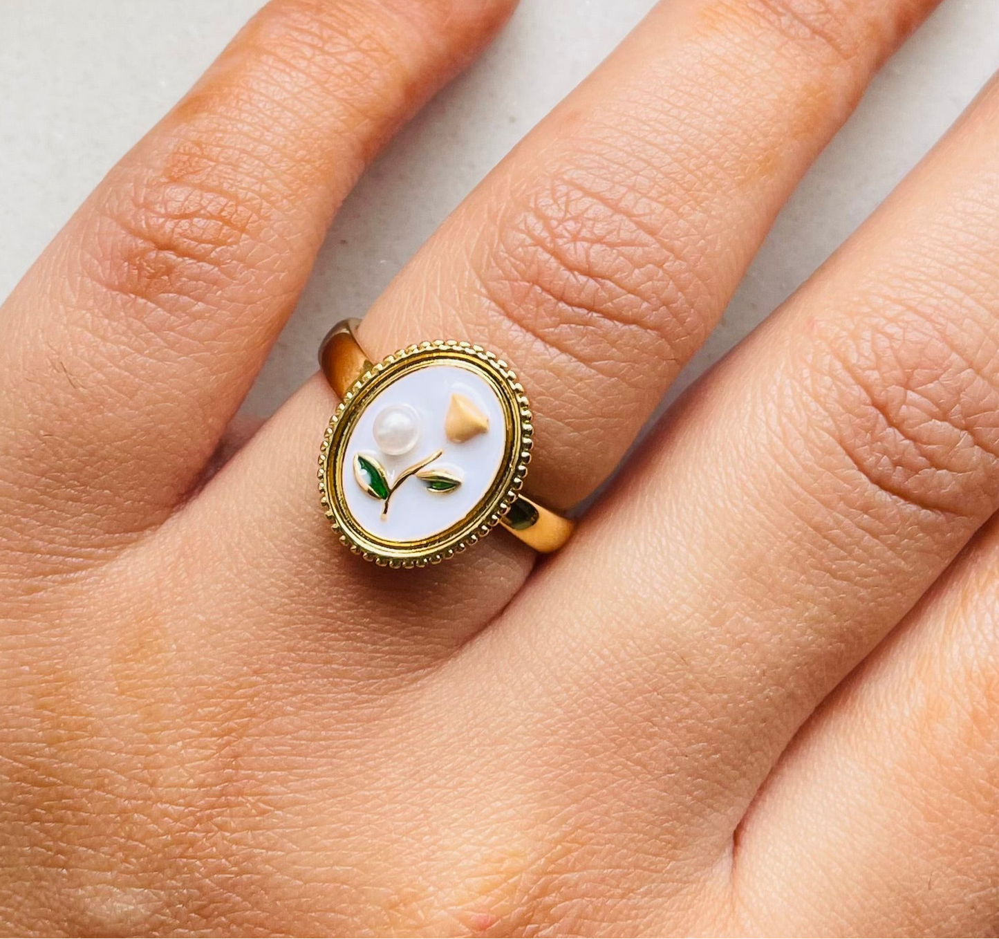 Pearled Tulip resin ring