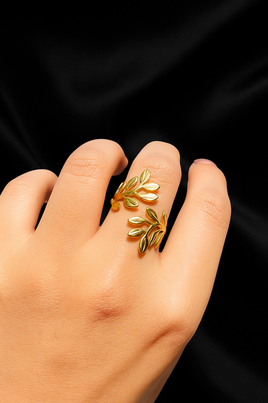 Leaf themed adjustable ring