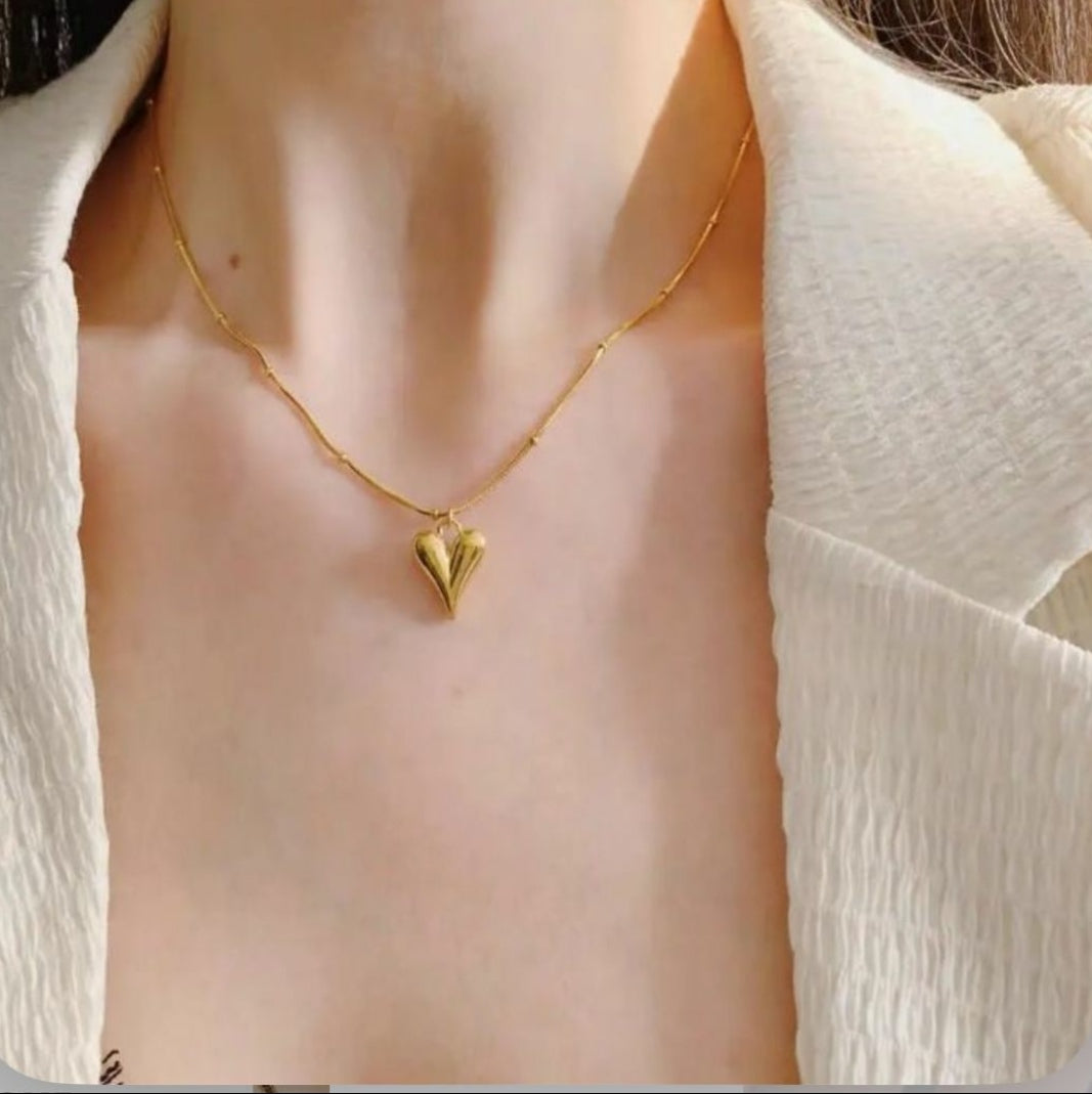 Love knot necklace