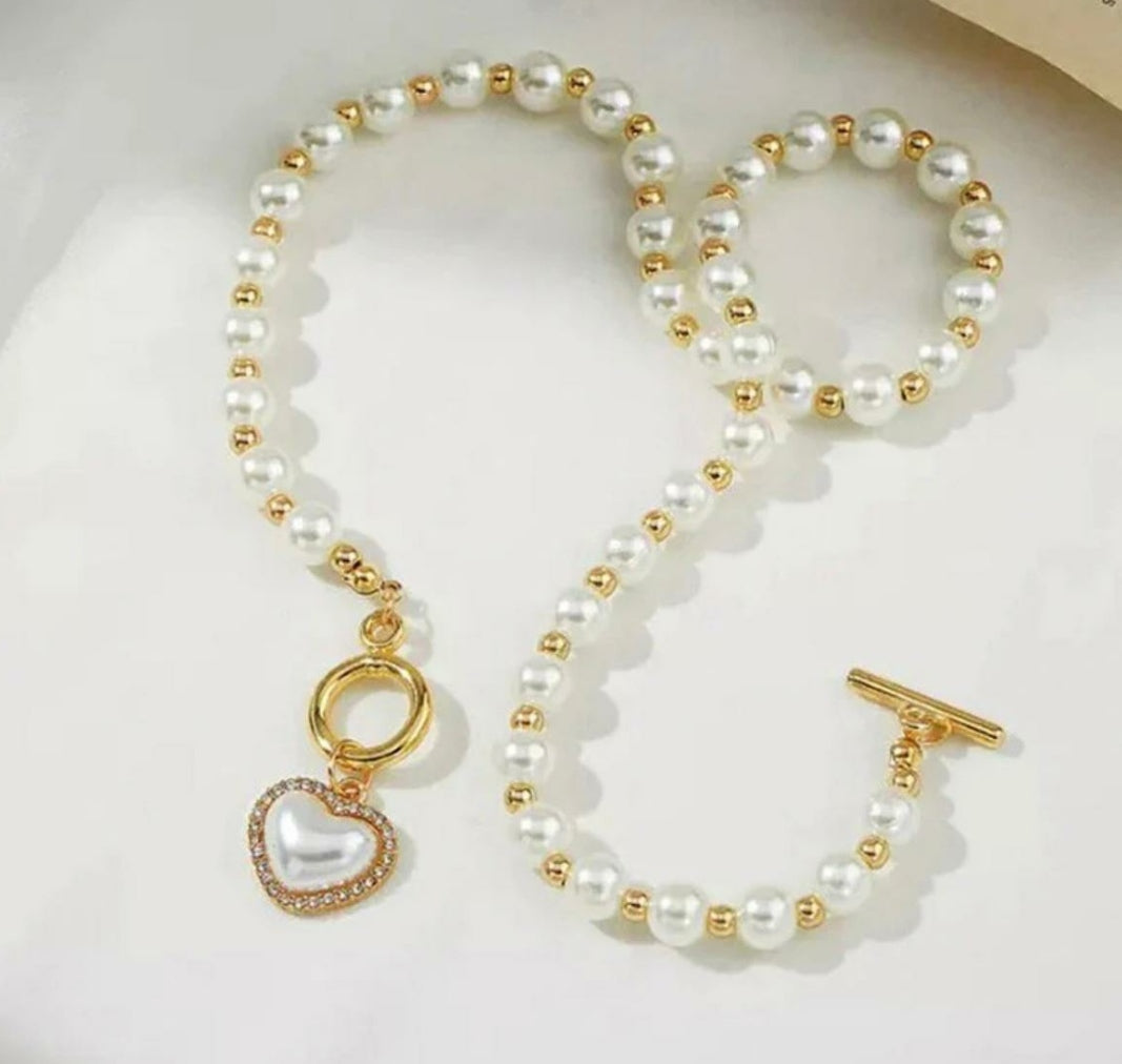 Pearlfect heart necklace