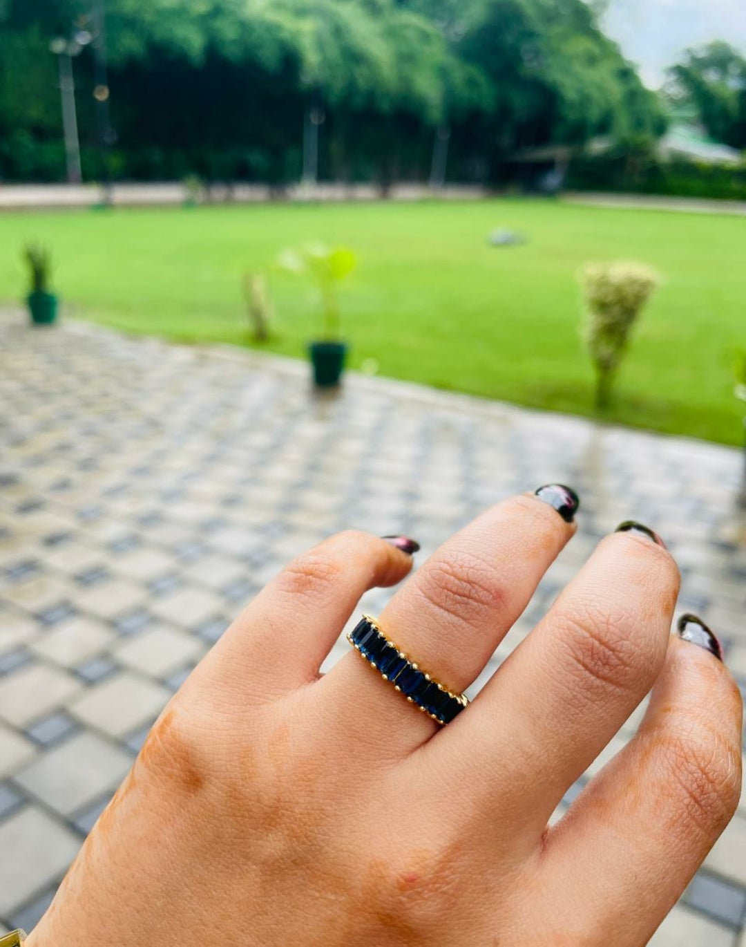 Tinted gems ring (sapphire blue)